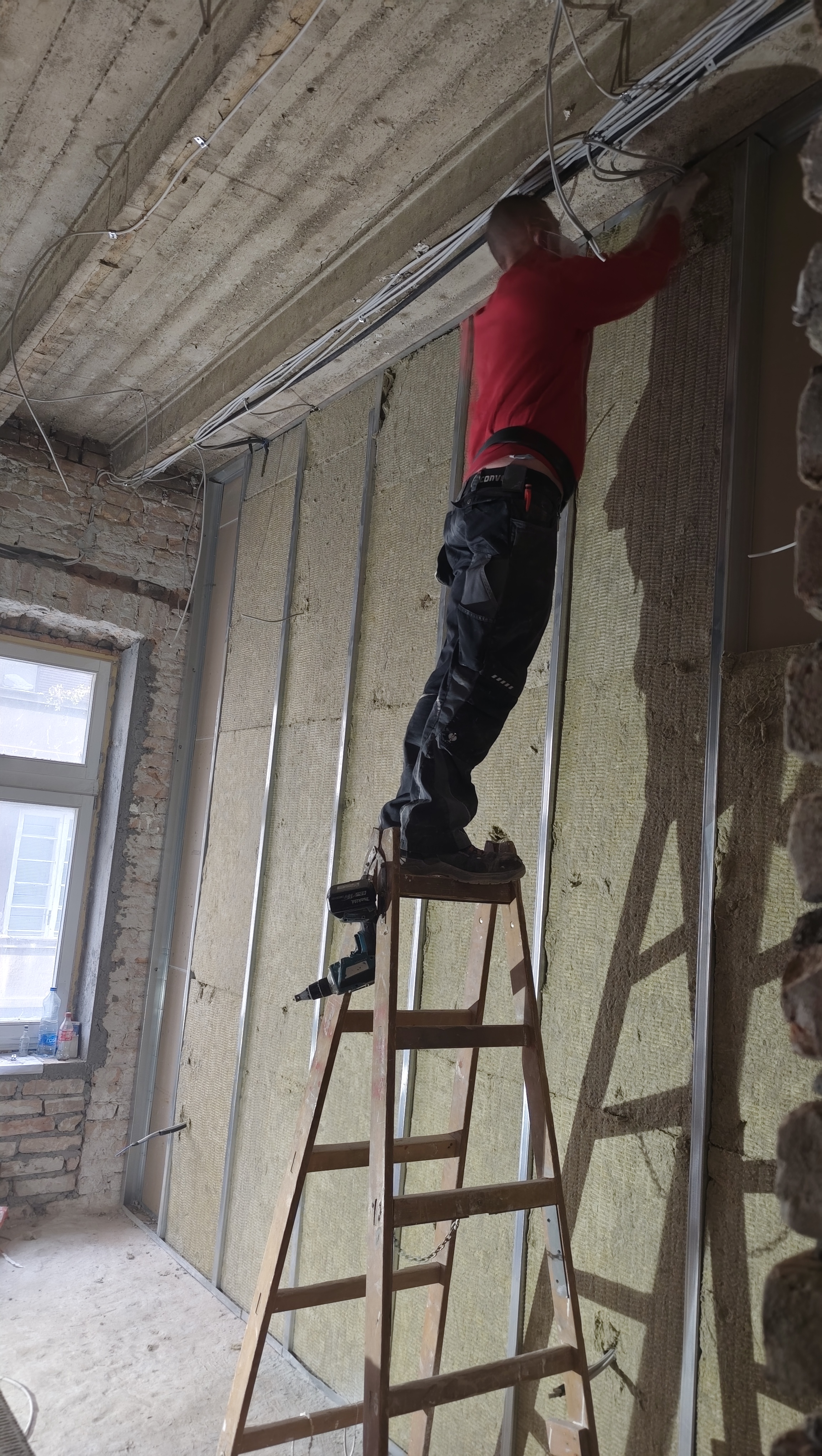 Postavljanje Izolacije Za Pregradni Zid